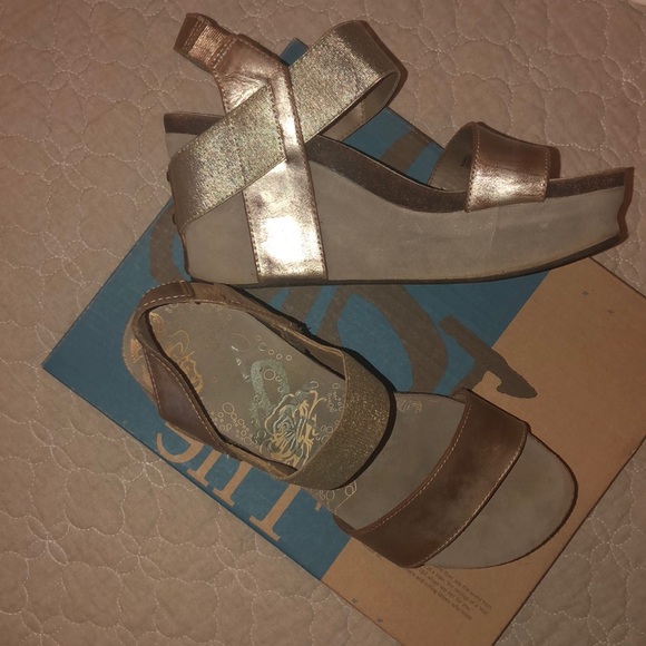 OTBT Shoes - OTBT Bushnell Gold wedge sandals